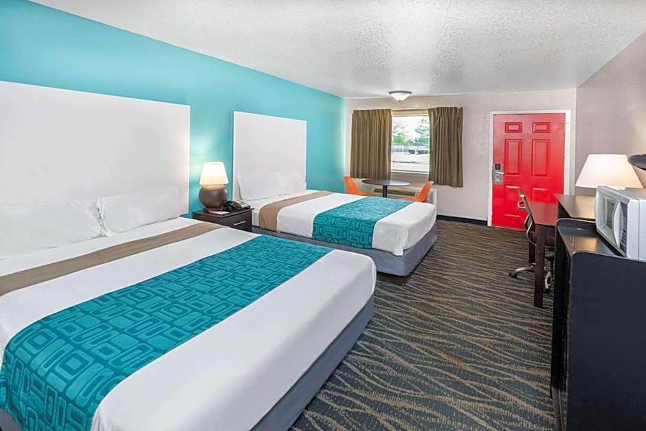 Howard Johnson by Wyndham Houston Hobby Airport