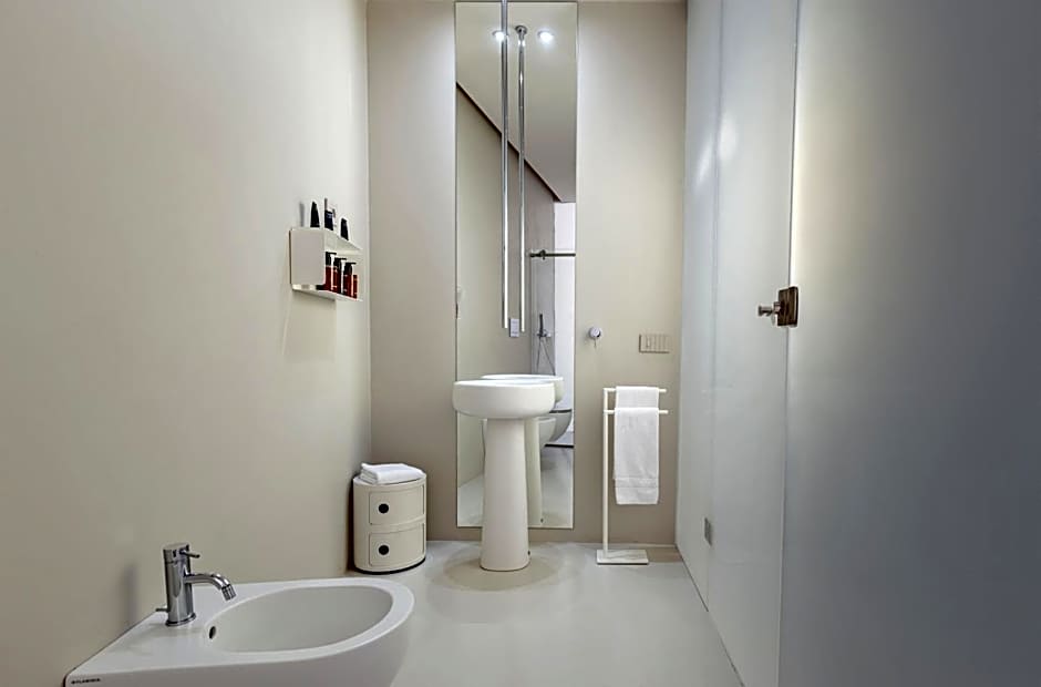 Fiveplace Design Suites & Apartments