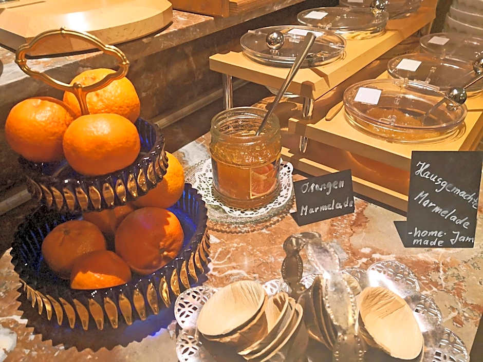 UNO Hotel Chapeau Noir - Free Parking