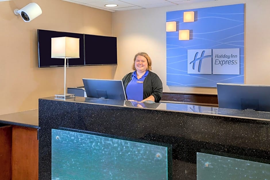 Holiday Inn Express Hotel & Suites Canton By IHG