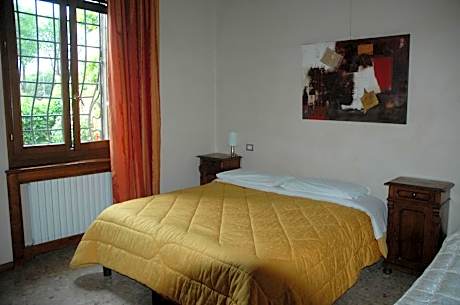 Triple Room with Private Bathroom