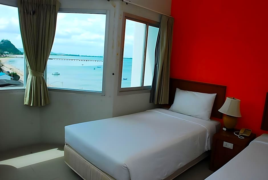 Prachuap Beach Hotel