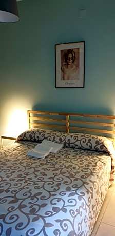 Deluxe Room (2 Adults + 1 Child)