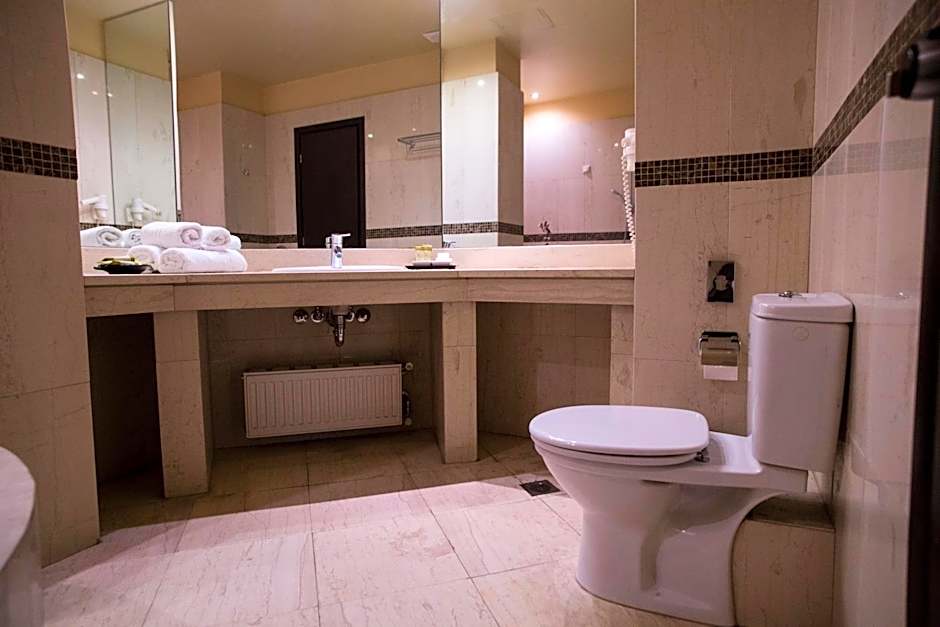 Davitel - Tobacco Hotel