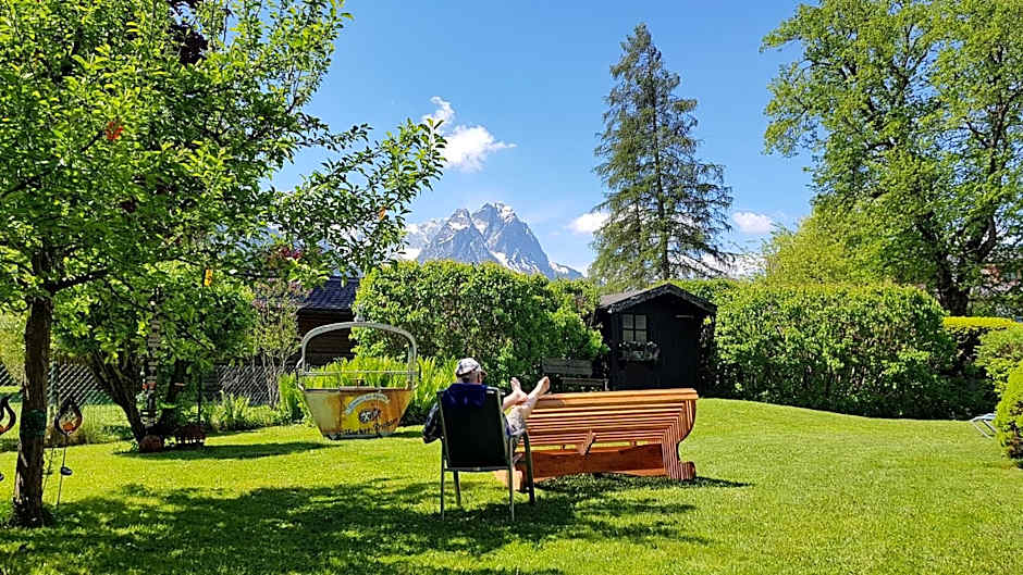 Hilleprandt - Adults Only