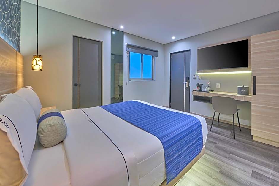 Photo 1 of 4 of Deluxe 1 Queen Bed