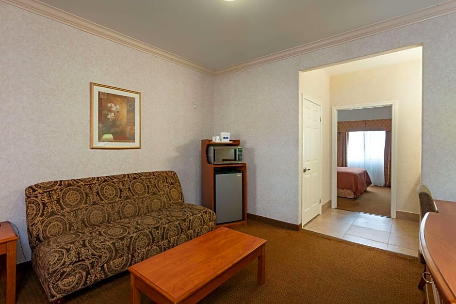 Howard Johnson Hotel & Suites by Wyndham Pico Rivera