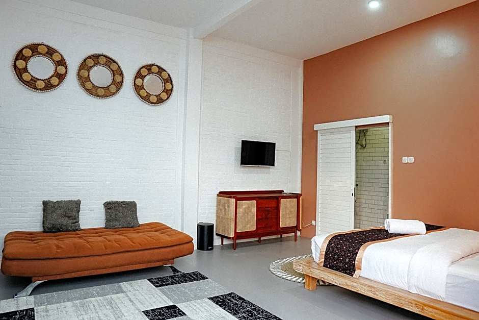 Emka Villa Traditional Minimalist