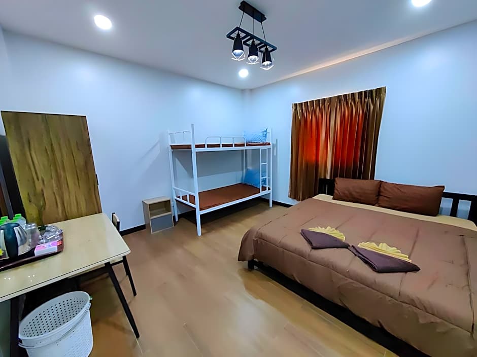 Trang Villa Hotel and Water Park