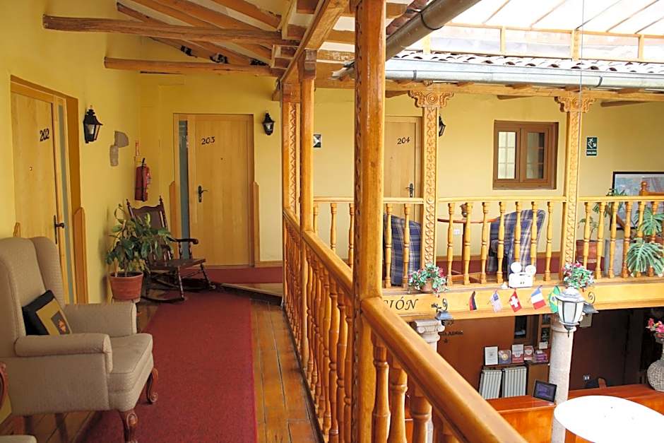 Hotel & Mirador Los Apus