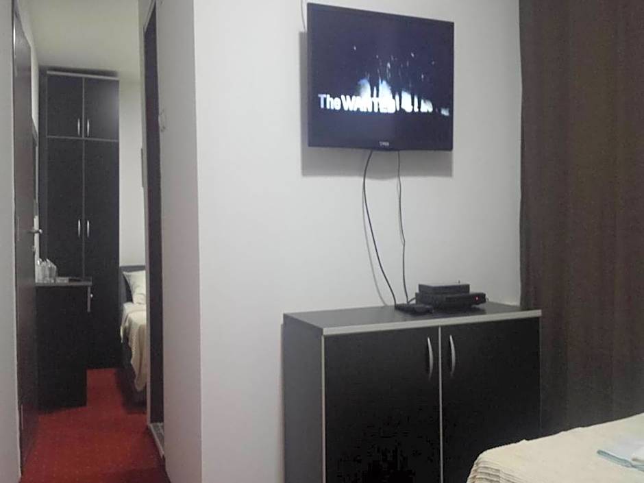 Photo 1 of 6 of Triple Room