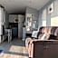 Allibella Shepherds Hut, Amazing Seaview, Private garden, Pet Friendly