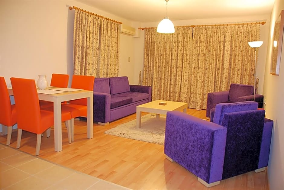 Tuntas Suites Altinkum