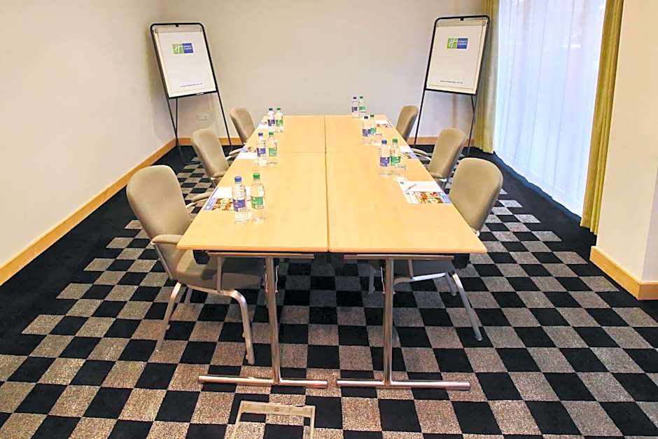 Holiday Inn Express Birmingham Redditch By IHG