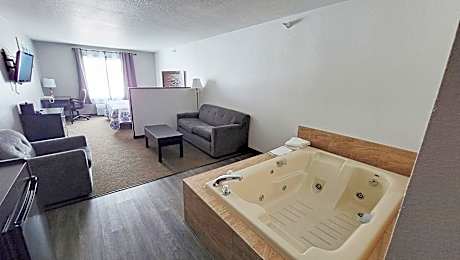 1 King Bed Suite With Whirlpool Non-Smoking
