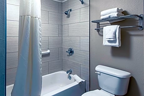 2 Queen Beds, Nonsmoking, Accessible