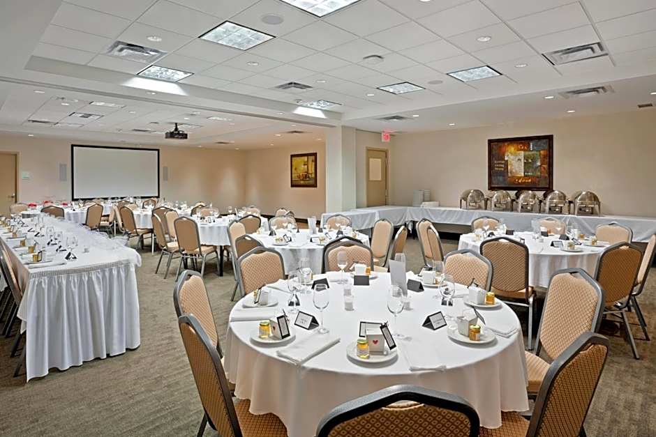 Holiday Inn Hotel & Suites Surrey East - Cloverdale By IHG