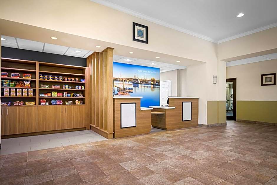 La Quinta by Wyndham Stonington-Mystic Area