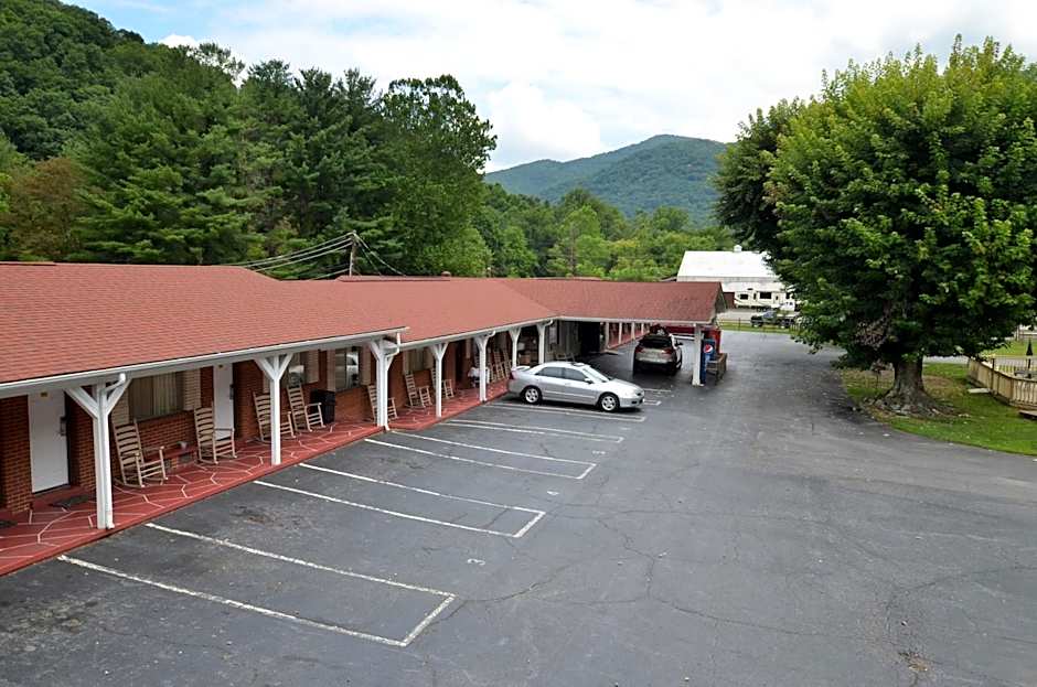 Travelowes Motel - Maggie Valley