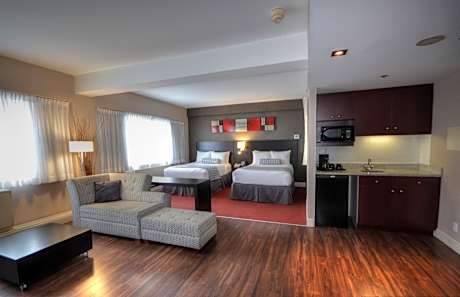 Studio Suite with Two Double Beds - Non-Smoking