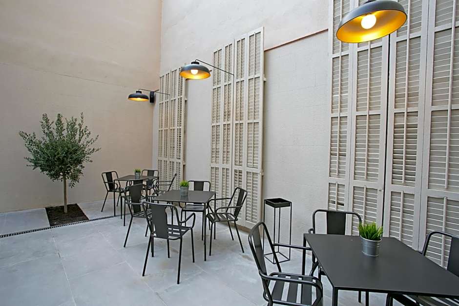 Sant Jordi Hostels Rock Palace