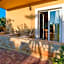 Danelis Studios & Apartments