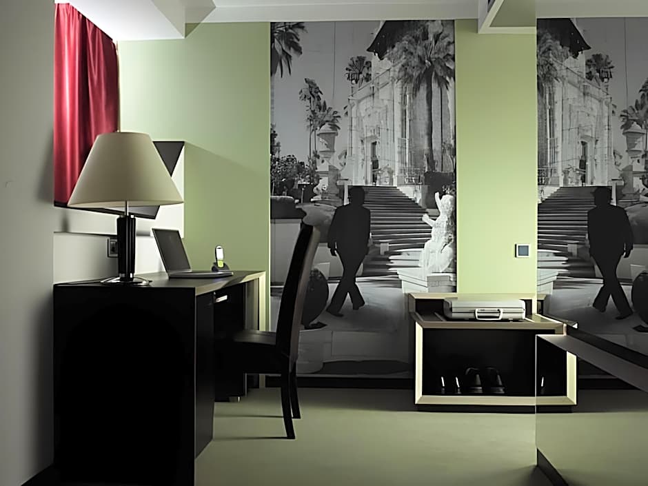 Cosmopolit Premier Art-Hotel
