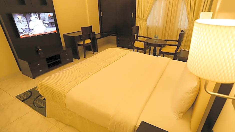 Remas Hotel Suites - Al Khoudh, Seeb, Muscat