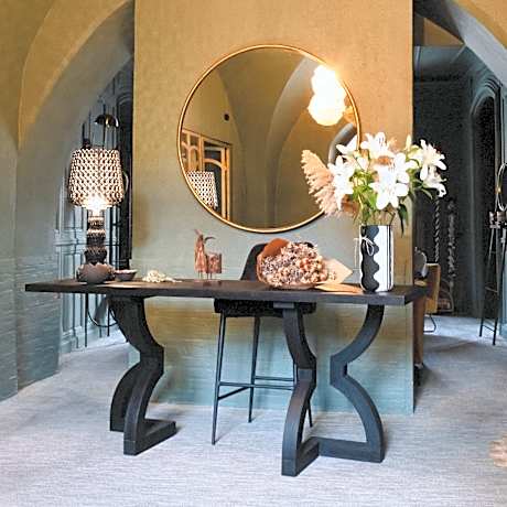 Le Victoria Boutique Hôtel - Charme au coeur du village historique - Accueil Vélo - Séminaire - Bar Lounge - Piscine