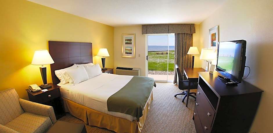 Holiday Inn Express St. Ignace - Lake Front by IHG