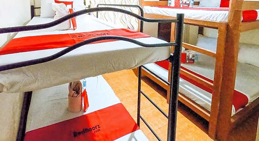 RedDoorz @ Gaea's Apartment Panglao