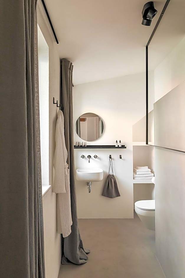 April1550 Boutique Hotel
