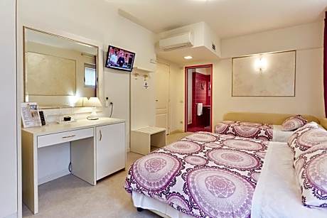 Standard Family Room