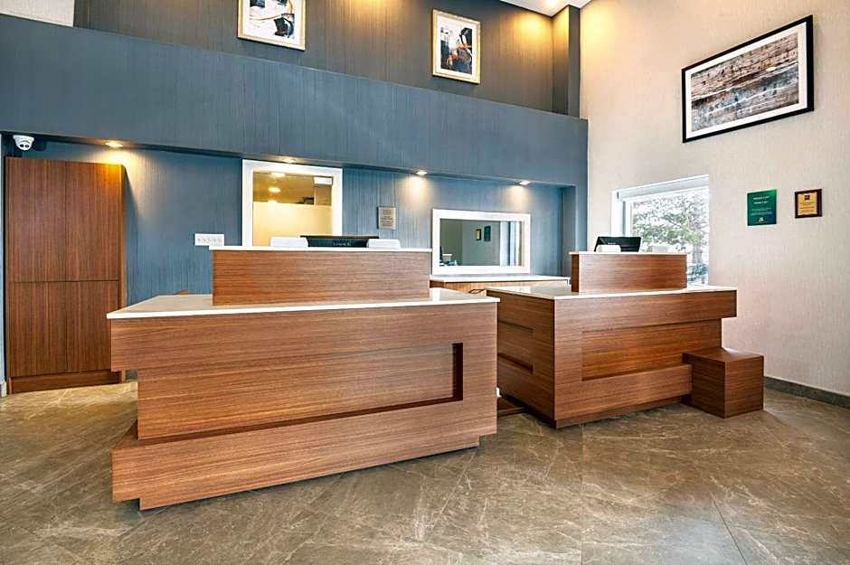 Quality Suites Whitby