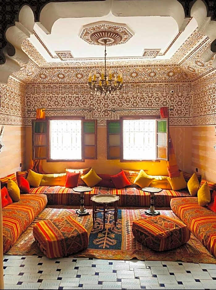 Hostel Essassi 23