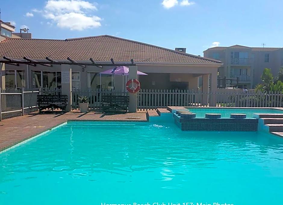 Hermanus Beach Club - St Tides House 19