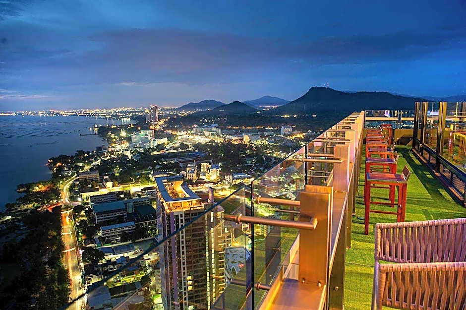 Oakwood Hotel & Residence Sri Racha