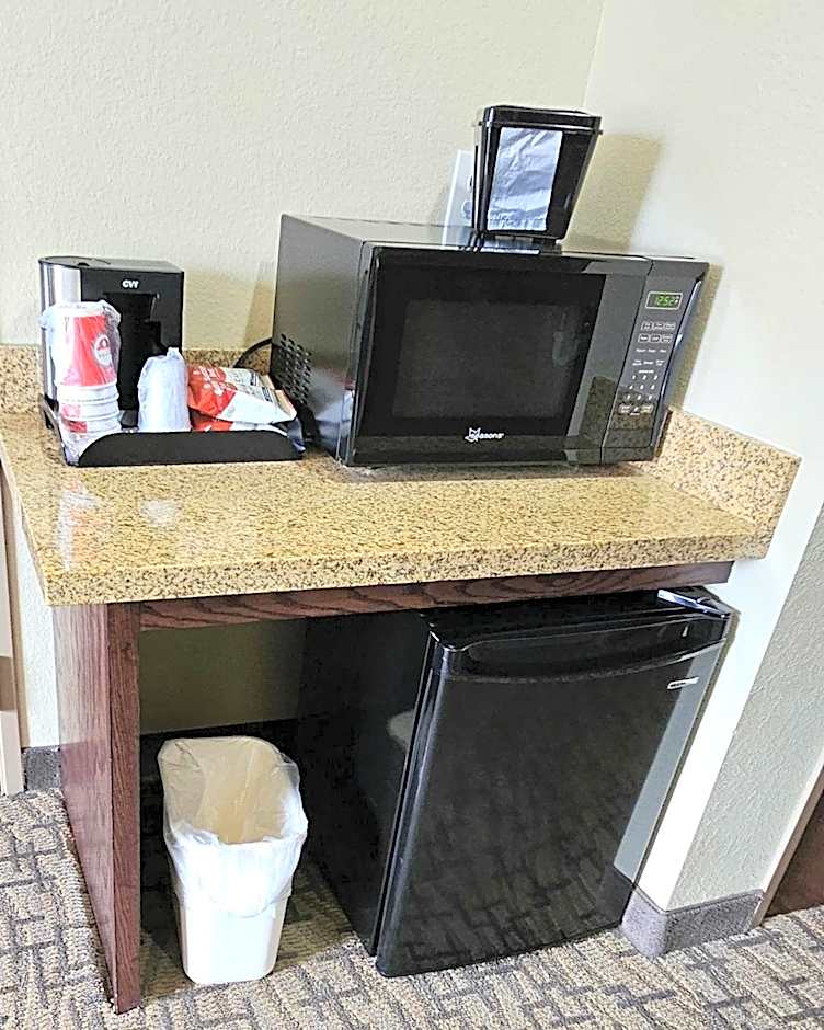 Cobblestone Inn & Suites - Clintonville