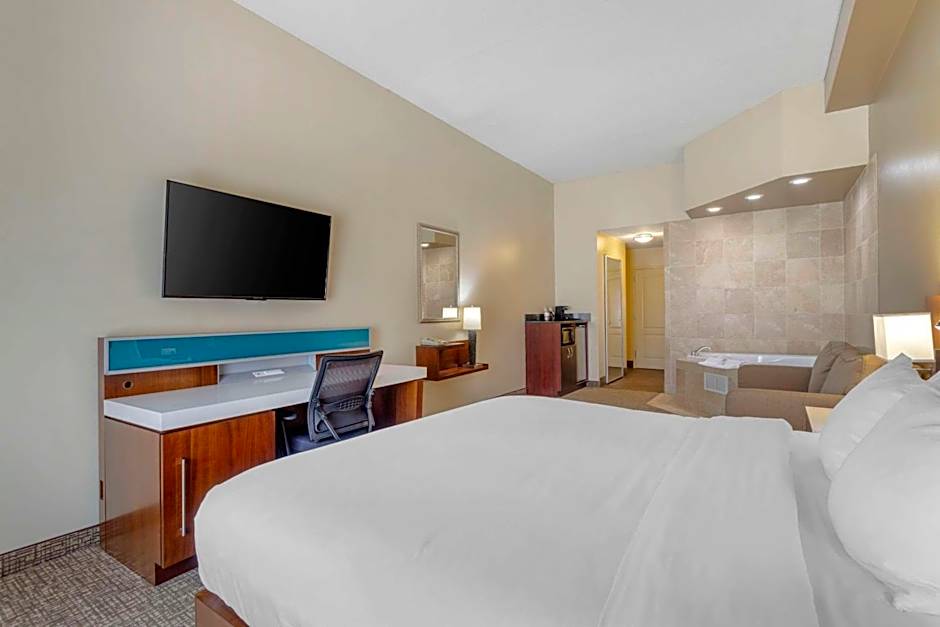 Comfort Suites East