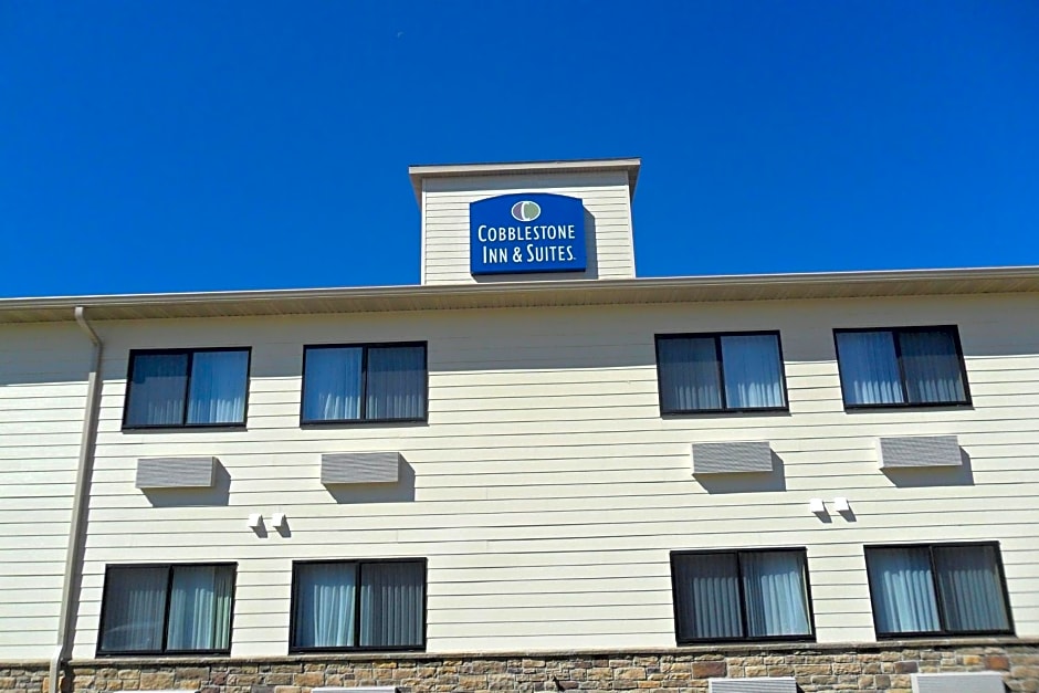 Cobblestone Inn & Suites - Fort Dodge