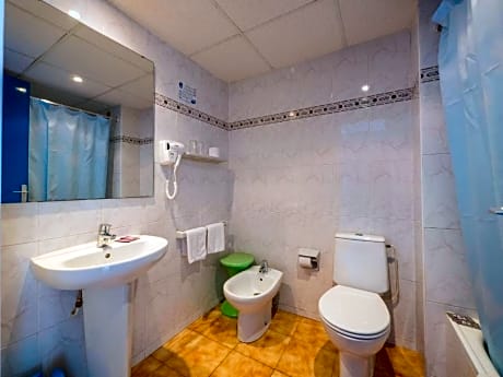 DOUBLE OR TWIN SEA VIEW