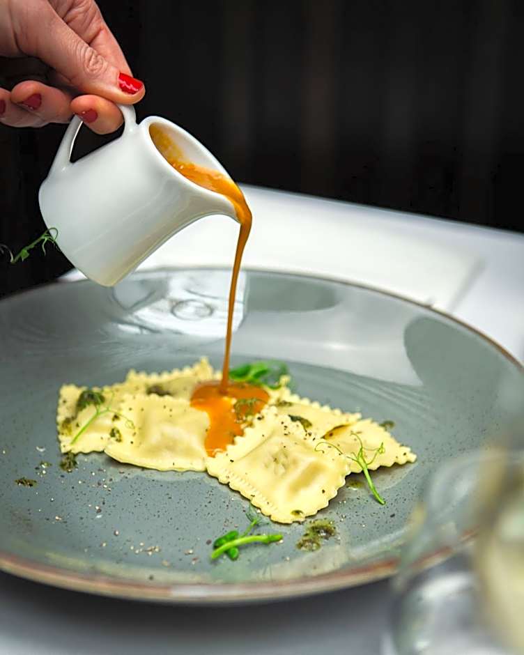 One Warwick Park Hotel