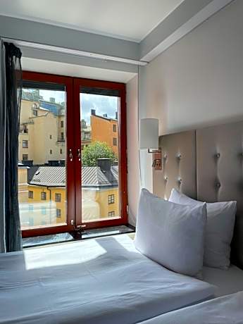 Twin Deluxe Room