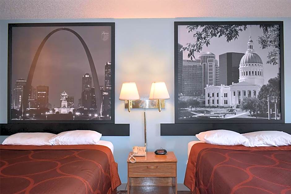 Super 8 by Wyndham Carthage