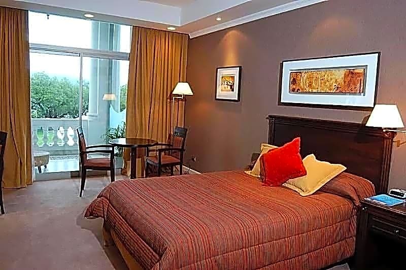 Howard Johnson Sierras Hotel and Casino