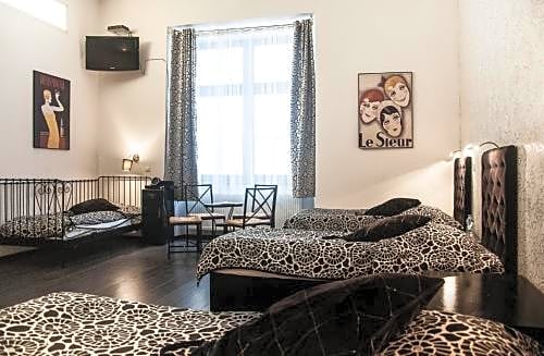 Pergamin Apartments