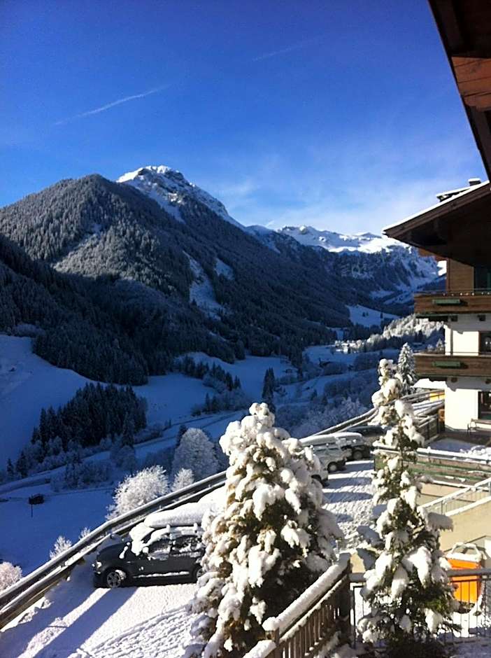 Ski In-Ski Out - Gästehäuser Saalbach-Hinterglemm - Wallegghof Christianhof