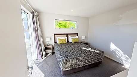 Oxford Village Motels