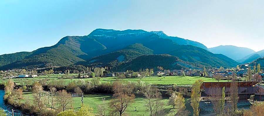 Leyendas Del Pirineo Turismo Rural