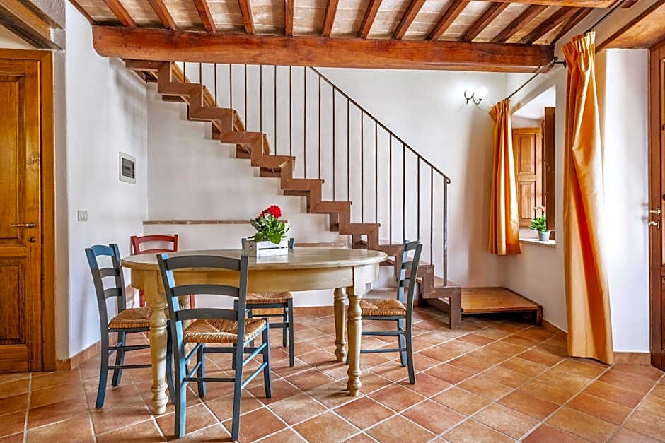 Residence with swimming-pool and thermal pools in Sorano